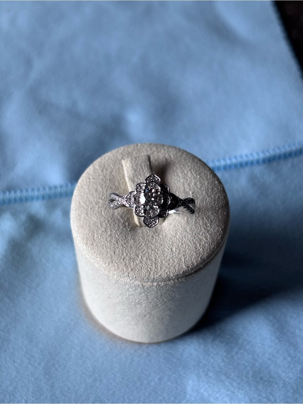 Elegant Silver  mossinite diamond Floral Cluster Ring  1 ct